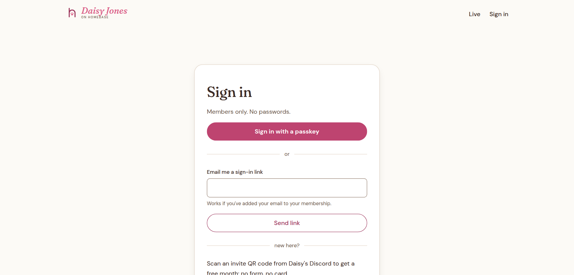 Homebase sign-in card offering a passkey or an emailed sign-in link, with no password field